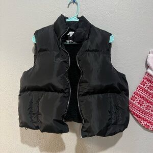 Cropped puffer vest
